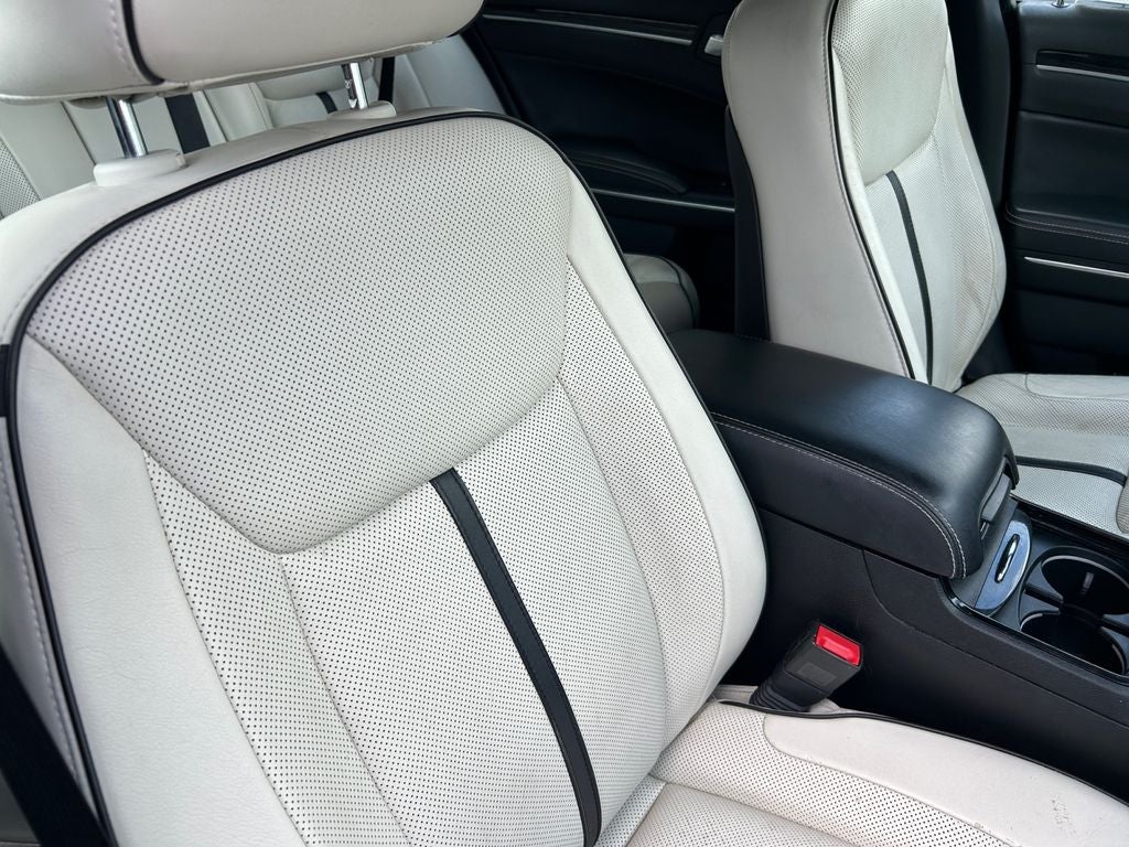 2014 Chrysler 300 Base