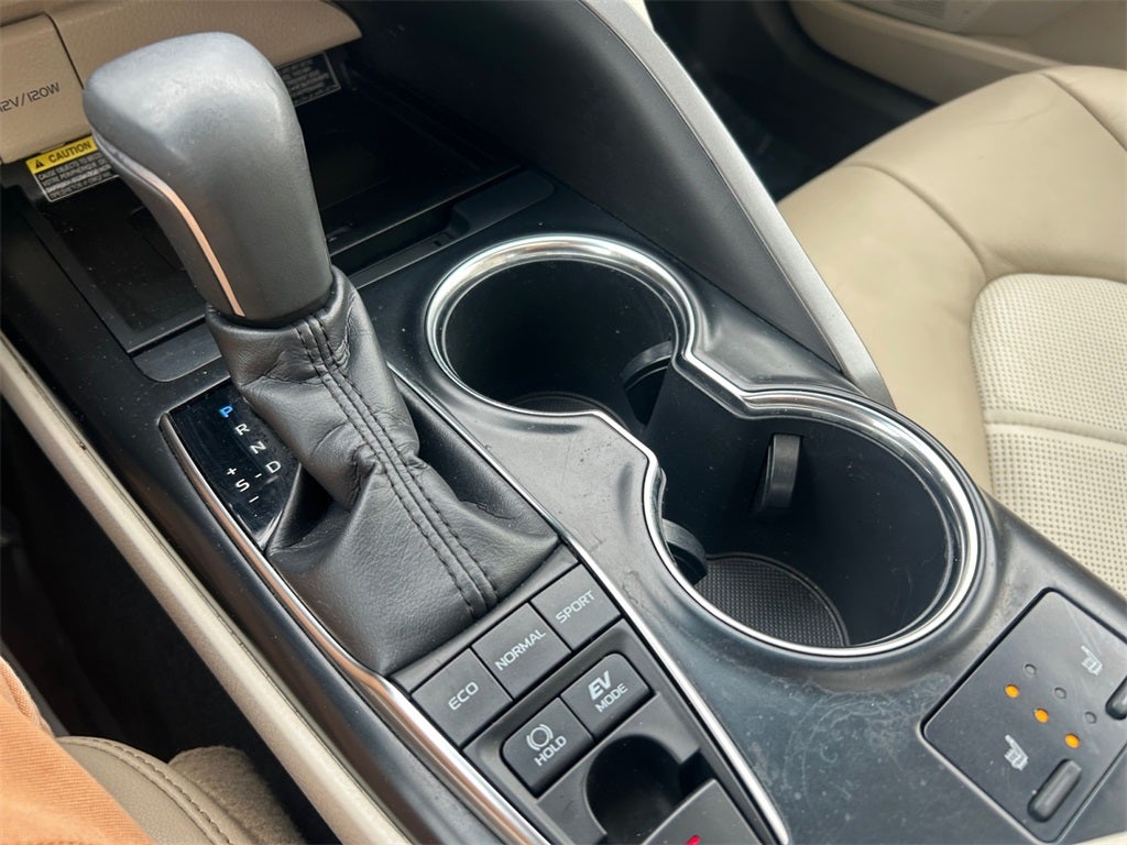 2019 Toyota Camry Hybrid XLE