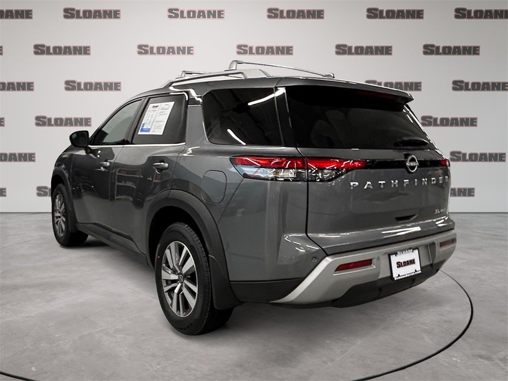2022 Nissan Pathfinder SL