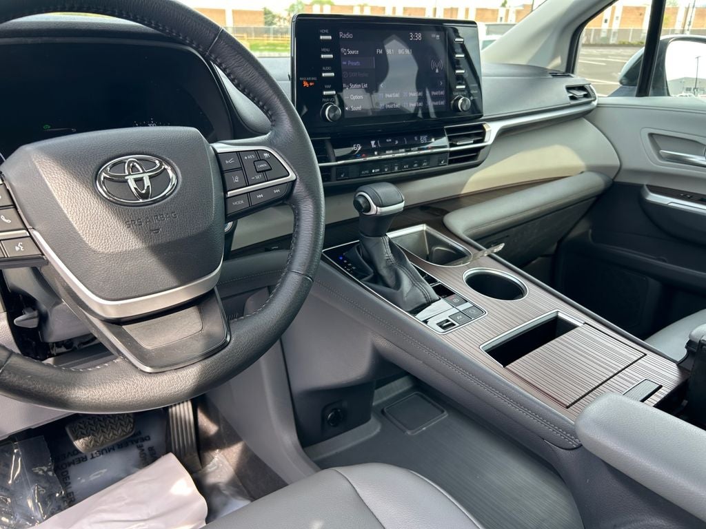 2022 Toyota Sienna XLE 7 Passenger