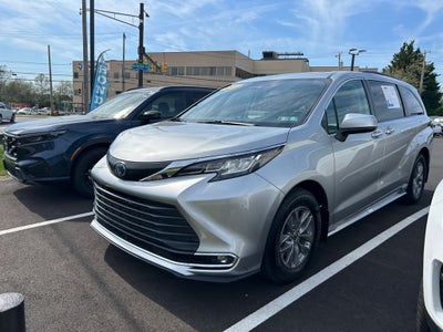 2022 Toyota Sienna XLE 7 Passenger