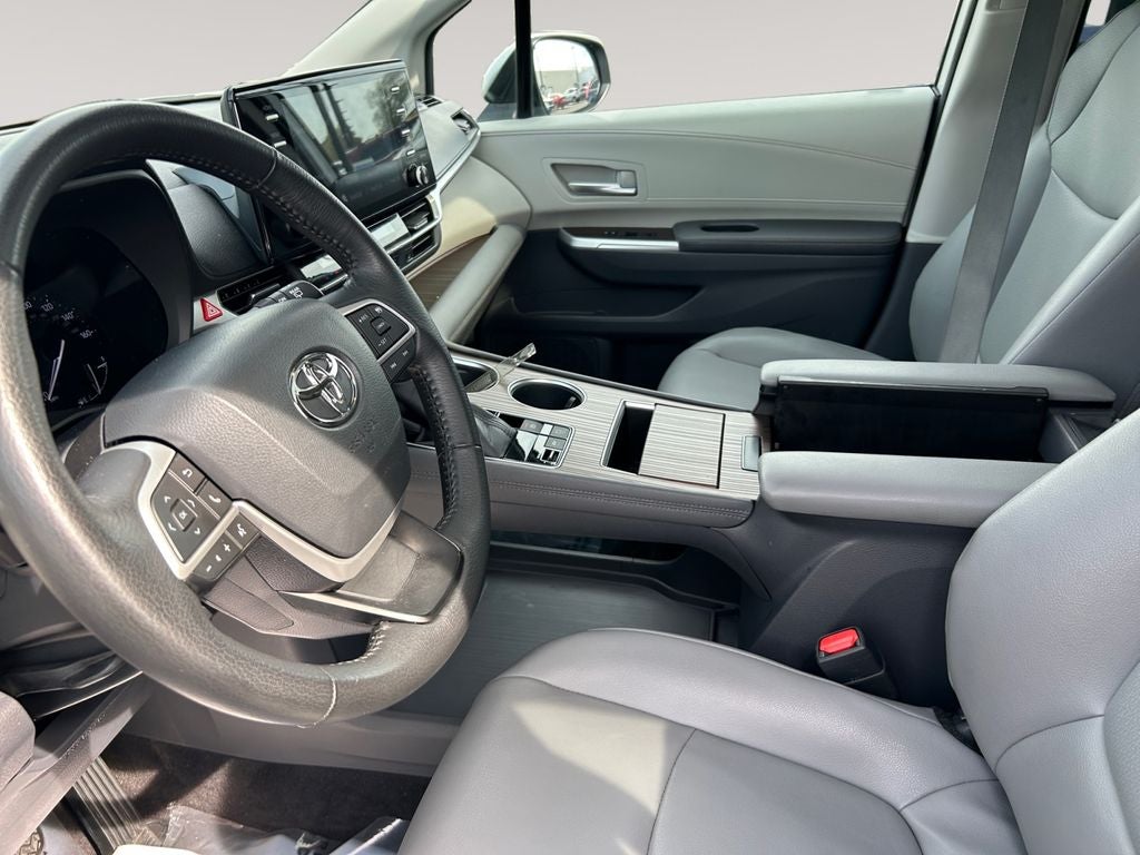 2022 Toyota Sienna XLE 7 Passenger