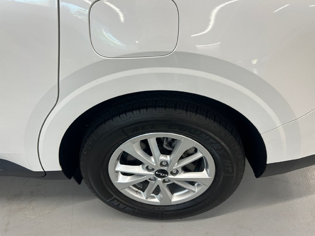 2022 Kia Carnival LX