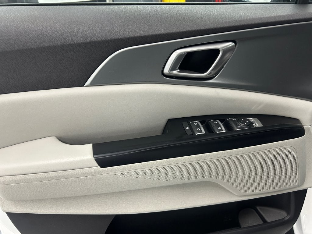 2022 Kia Carnival LX