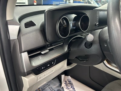 2022 Kia Carnival LX