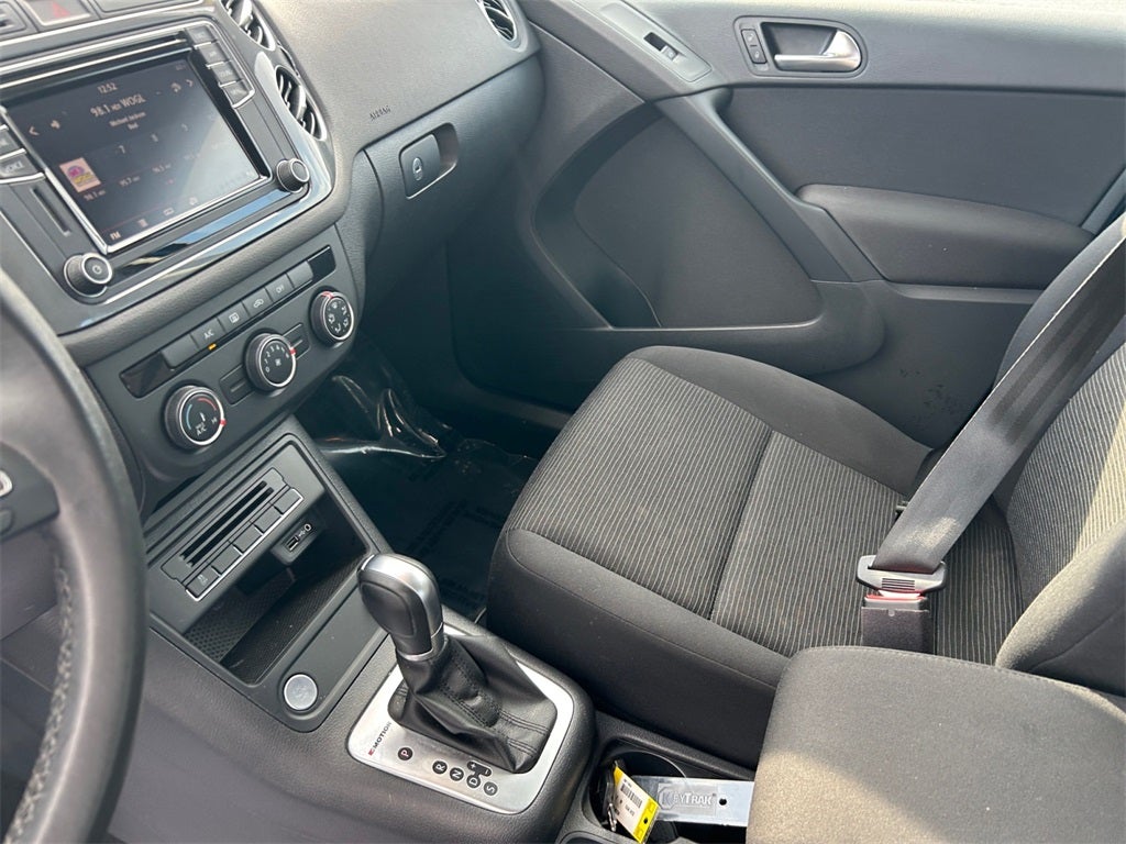2017 Volkswagen Tiguan Limited 2.0T 4Motion