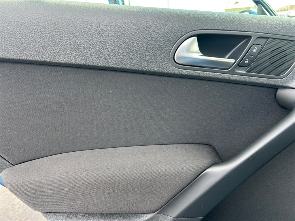 2017 Volkswagen Tiguan Limited 2.0T 4Motion