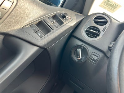 2017 Volkswagen Tiguan Limited 2.0T 4Motion