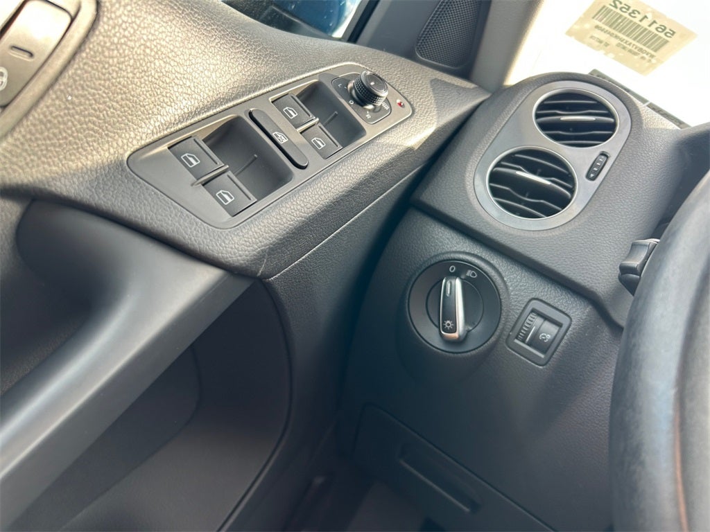 2017 Volkswagen Tiguan Limited 2.0T 4Motion