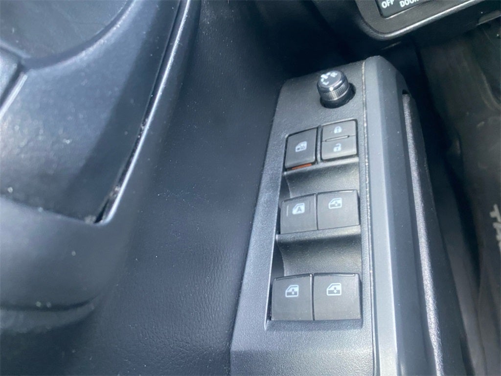 2019 Toyota TACOMA SR Limited V6