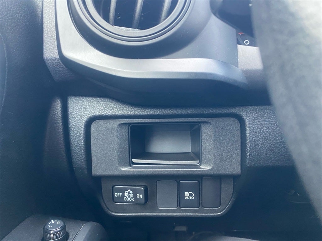 2019 Toyota TACOMA SR Limited V6