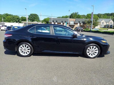 2019 Toyota CAMRY LE