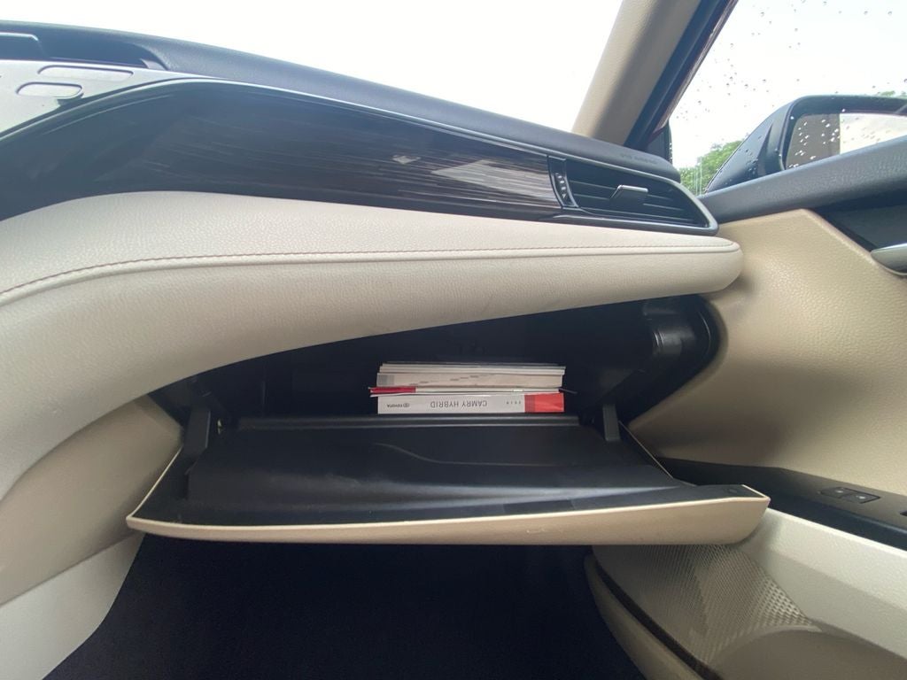2019 Toyota Camry Hybrid LE