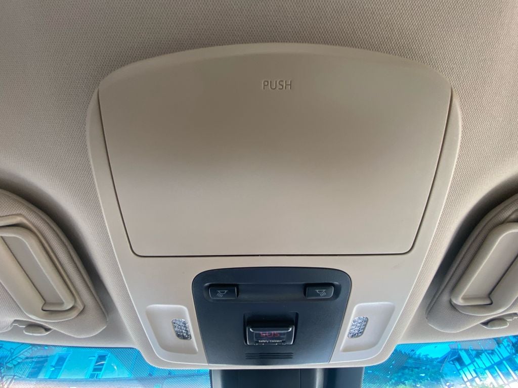 2019 Toyota Camry Hybrid LE