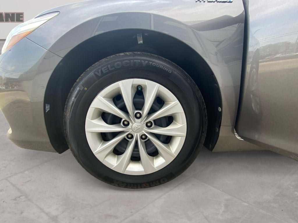 2016 Toyota CAMRY LE