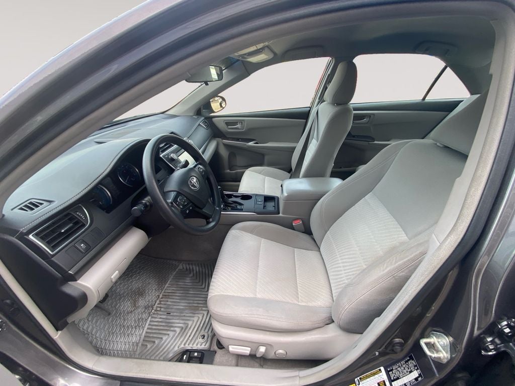 2016 Toyota CAMRY LE