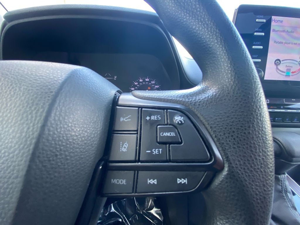 2023 Toyota Sienna LE 8 Passenger