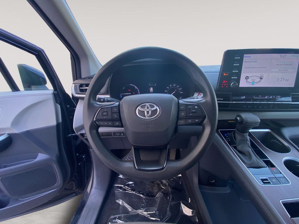2023 Toyota Sienna LE 8 Passenger