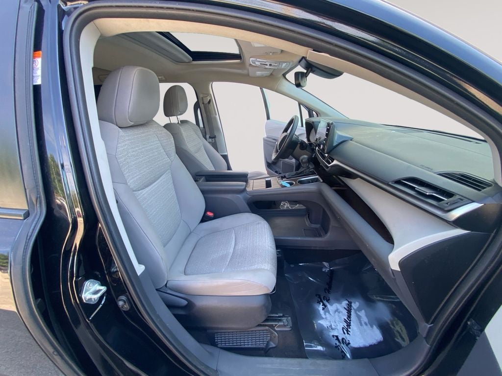 2023 Toyota Sienna LE 8 Passenger