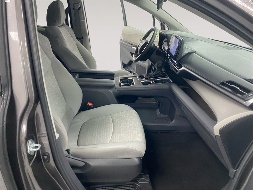 2024 Toyota SIENNA LE LE 8 Passenger