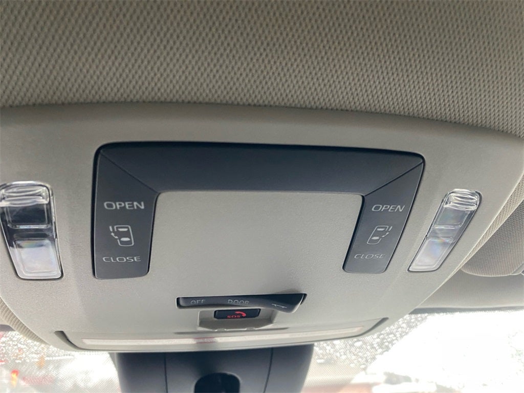 2024 Toyota SIENNA LE LE 8 Passenger