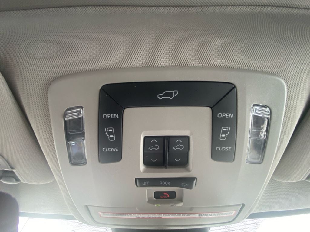 2023 Toyota Sienna XLE 7 Passenger