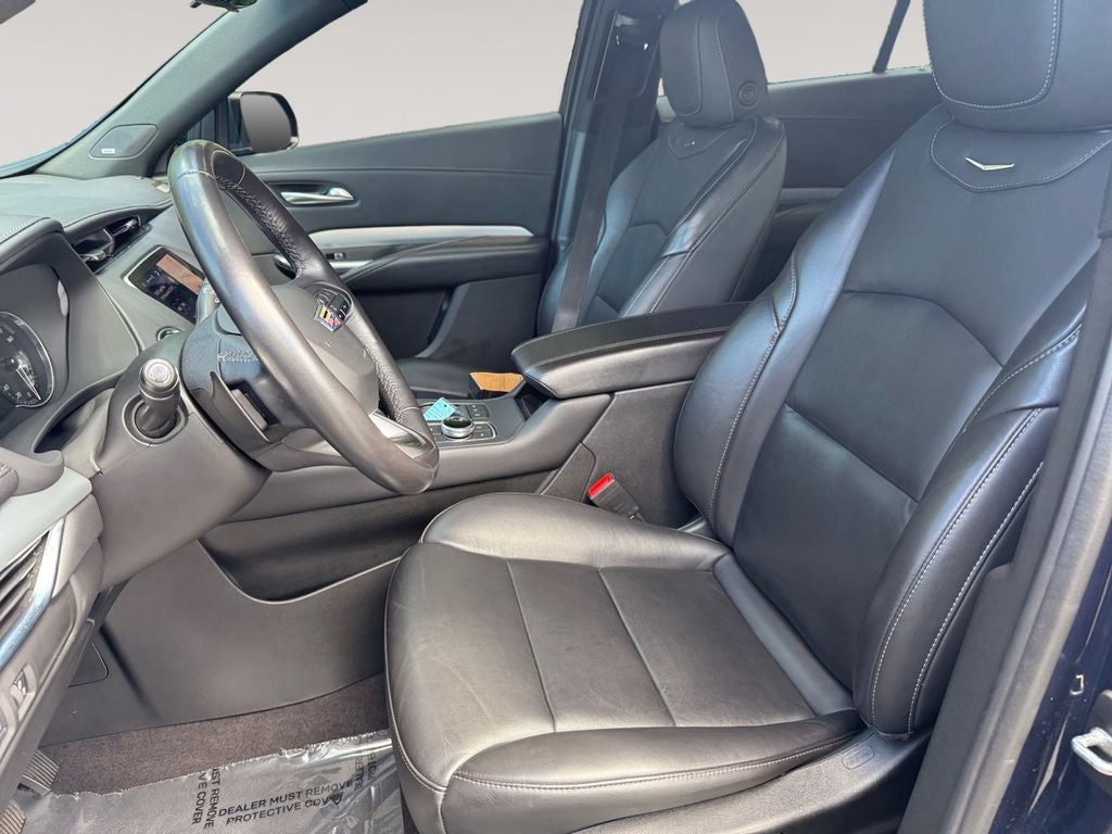 2022 Cadillac XT4 Premium Luxury