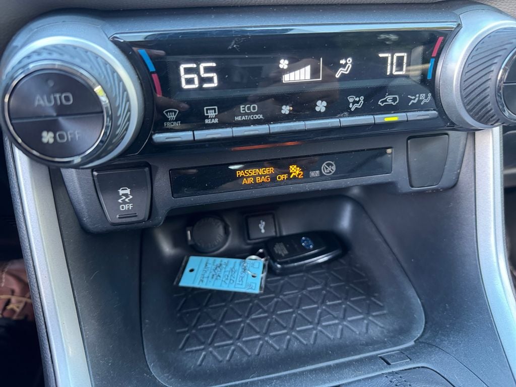 2020 Toyota RAV4 Hybrid XLE