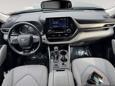 2020 Toyota Highlander LE