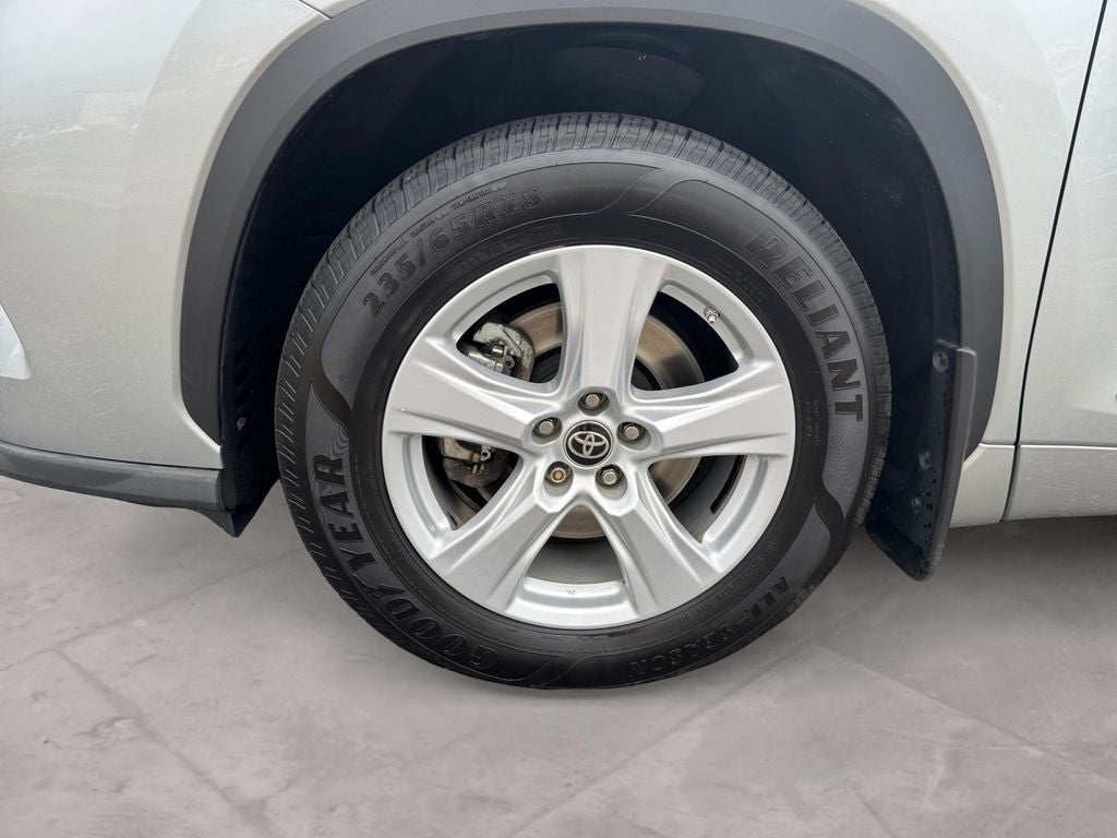 2020 Toyota Highlander LE