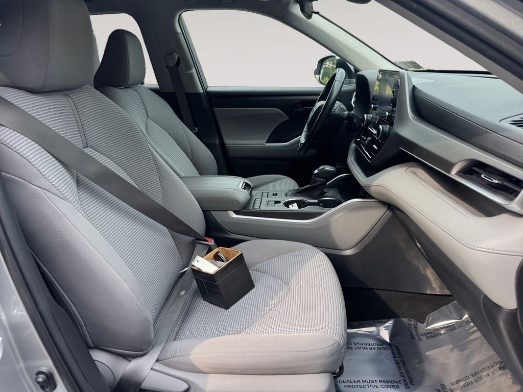 2020 Toyota Highlander LE