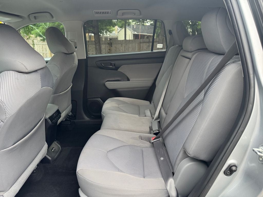 2020 Toyota Highlander LE