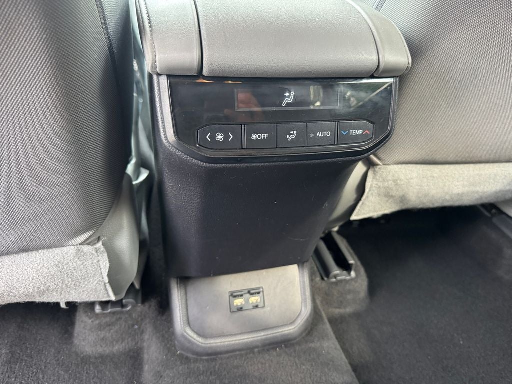 2020 Toyota Highlander LE