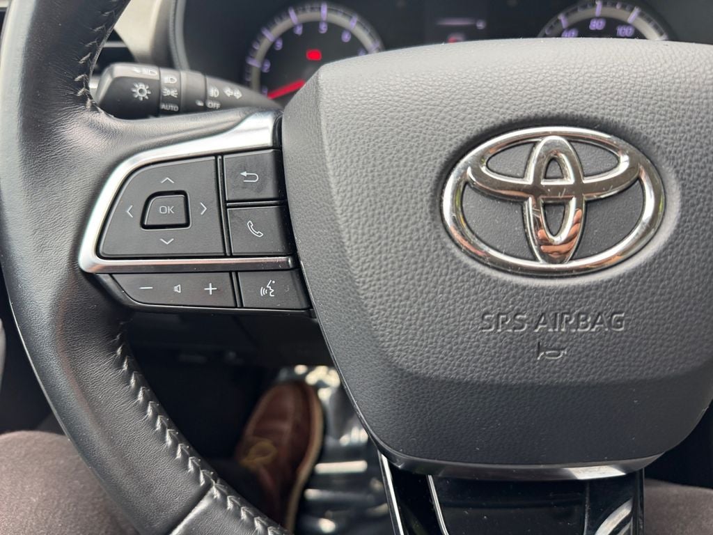 2020 Toyota Highlander LE