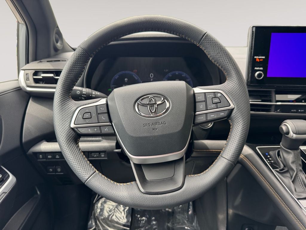 2025 Toyota SIENNA XLE AWD Woodland Edition