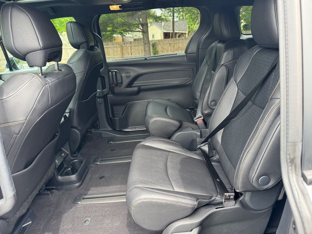 2025 Toyota SIENNA XLE AWD Woodland Edition