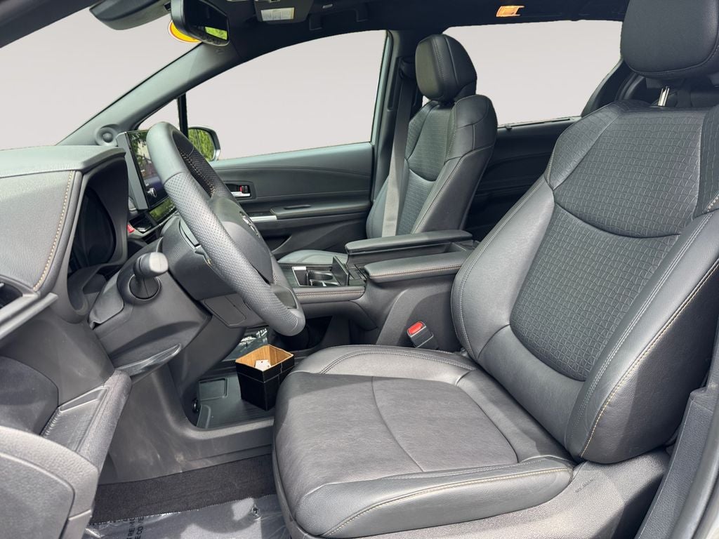 2025 Toyota SIENNA XLE AWD Woodland Edition