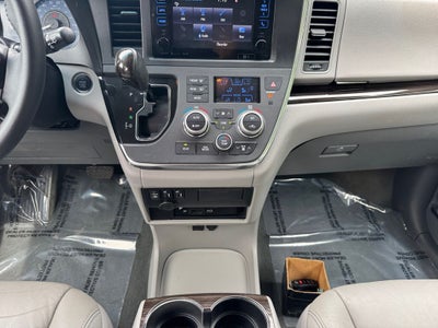 2017 Toyota Sienna XLE Premium 7 Passenger