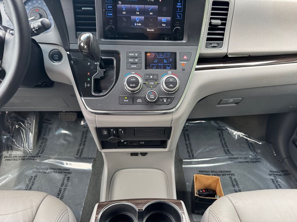 2017 Toyota Sienna XLE Premium 7 Passenger