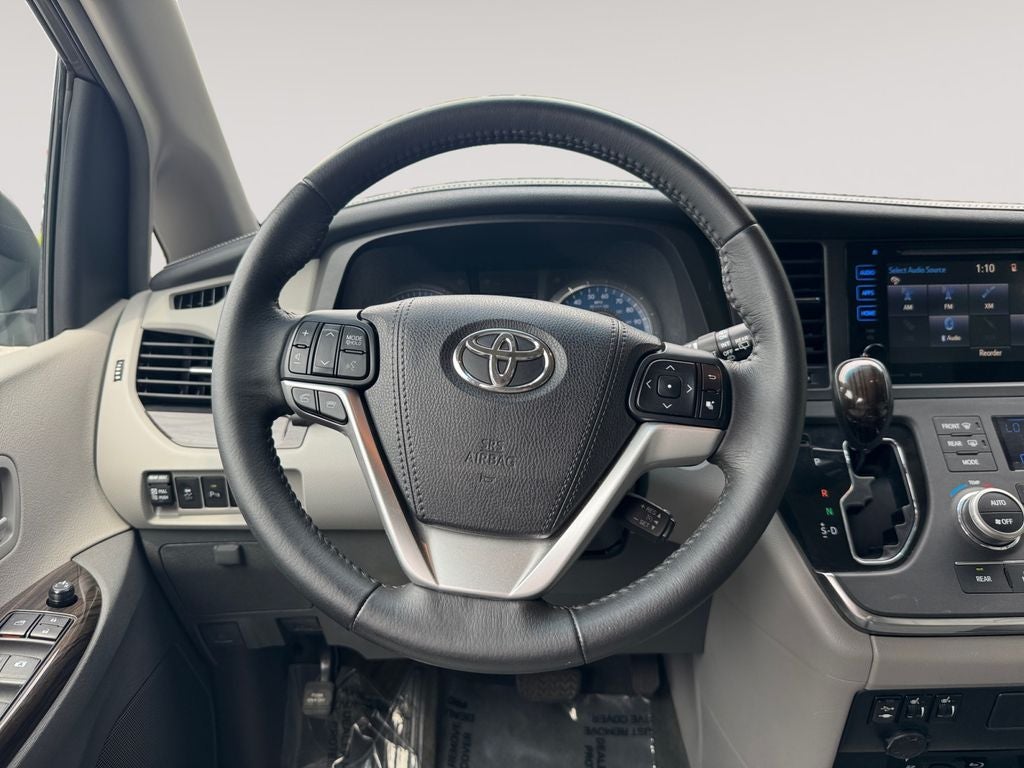 2017 Toyota Sienna XLE Premium 7 Passenger
