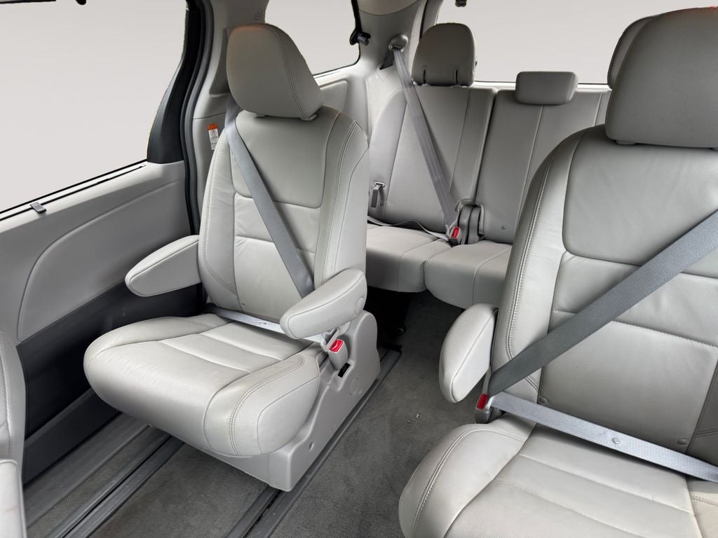 2017 Toyota Sienna XLE Premium 7 Passenger