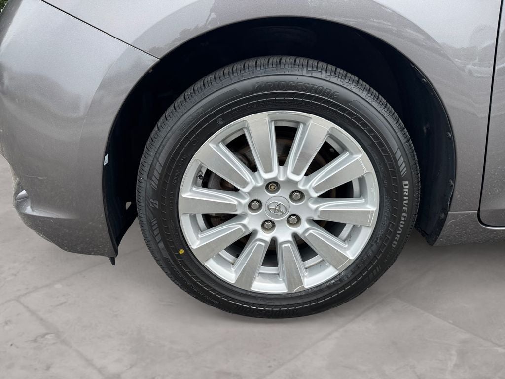 2017 Toyota Sienna XLE Premium 7 Passenger