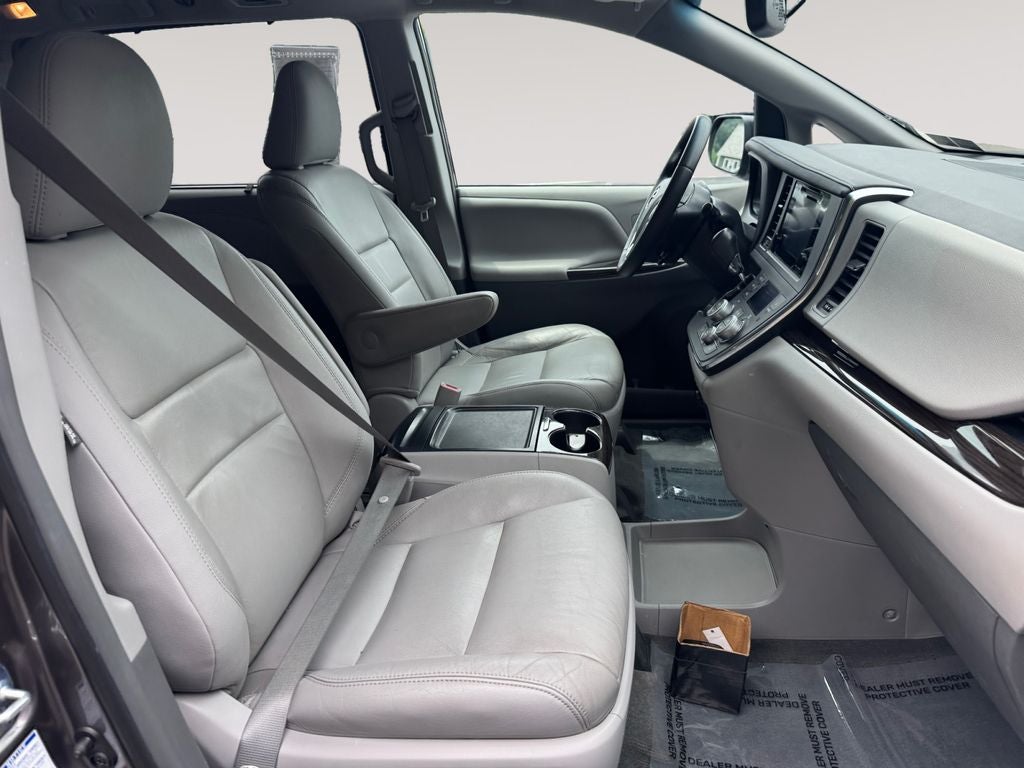 2017 Toyota Sienna XLE Premium 7 Passenger