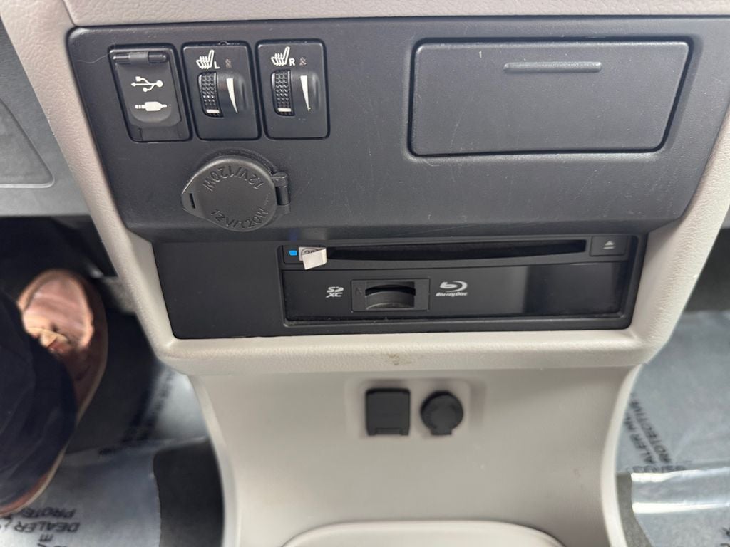 2017 Toyota Sienna XLE Premium 7 Passenger