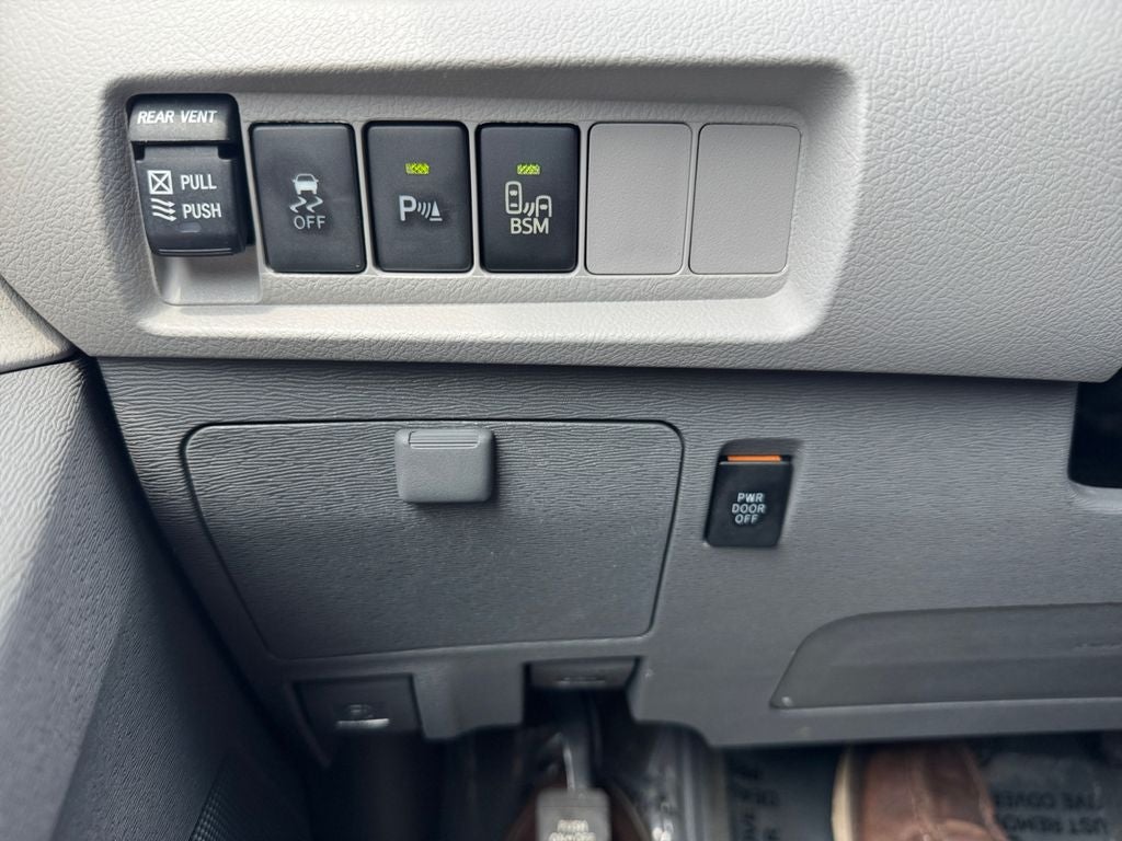 2017 Toyota Sienna XLE Premium 7 Passenger