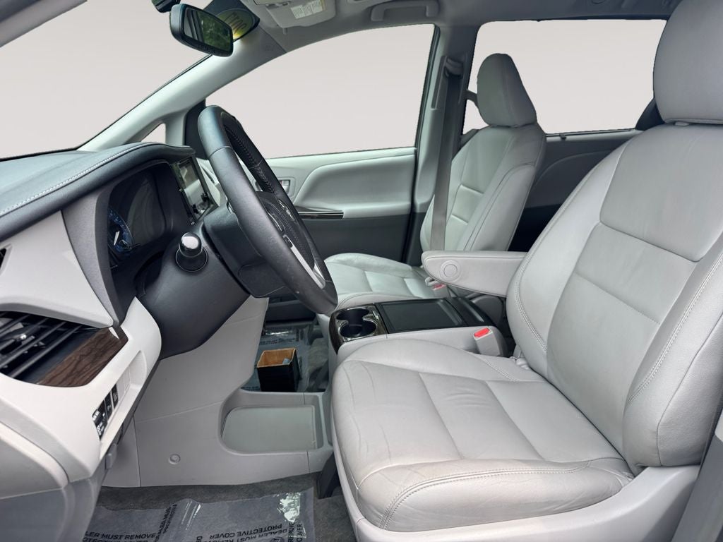 2017 Toyota Sienna XLE Premium 7 Passenger