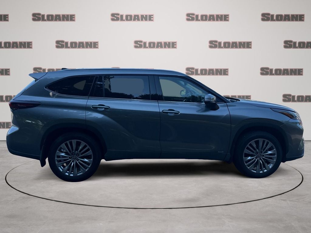 2026 Toyota Highlander Hybrid Platinum