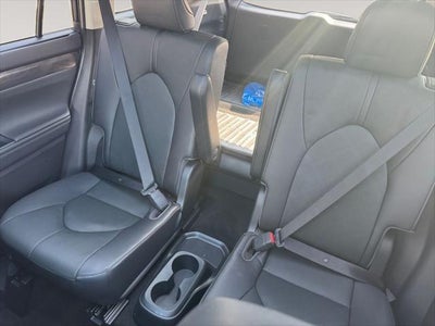 2023 Toyota Highlander Hybrid Platinum