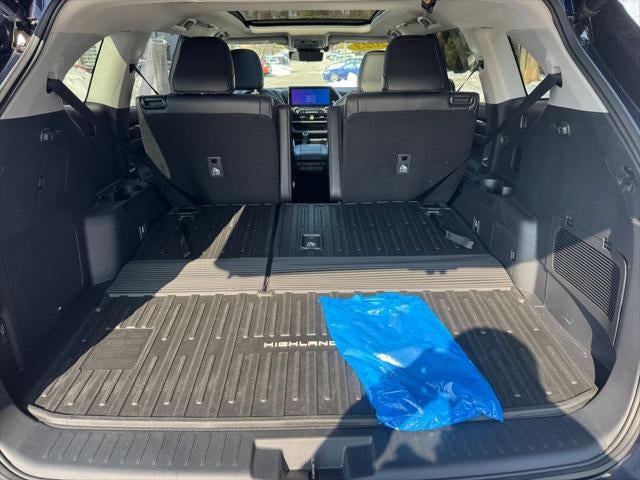 2023 Toyota Highlander Hybrid Platinum
