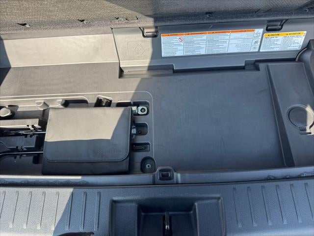 2023 Toyota Highlander Hybrid Platinum